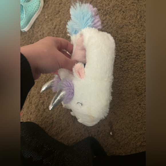 perfect condition size 7/8 slippers for toddlers - Picture 4 of 11